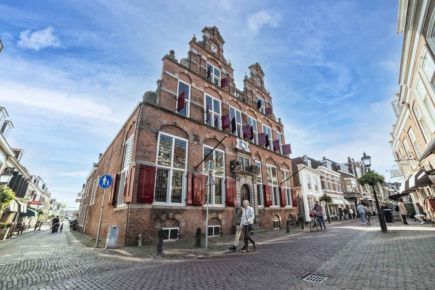 makelaar in Oud Voorburg SMASH Makelaars is de beste makelaar van Voorburg. Wij kennen de verschillende wijken. Wil je je woning verkopen of een woning kopen. SMASH Makelaars is de verkoopmakelaar en aankoopmakelaar van Voorburg