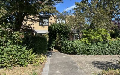 Succesvolle aankoop in Voorburg: Sfeervolle kwadrantwoning aan de Rozentuin 94 overdracht!