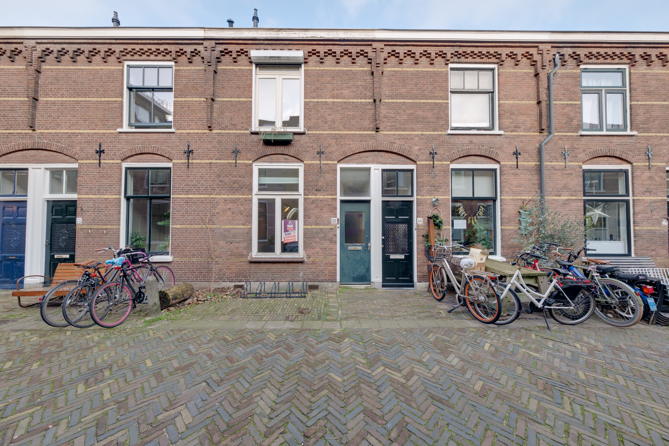 Kluswoning te koop in Delft bij SMASH makelaars. De verkoopmakelaar van uw huis in Delft